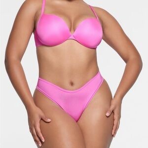 SKIMS Ultimate Push Up Bra 32B